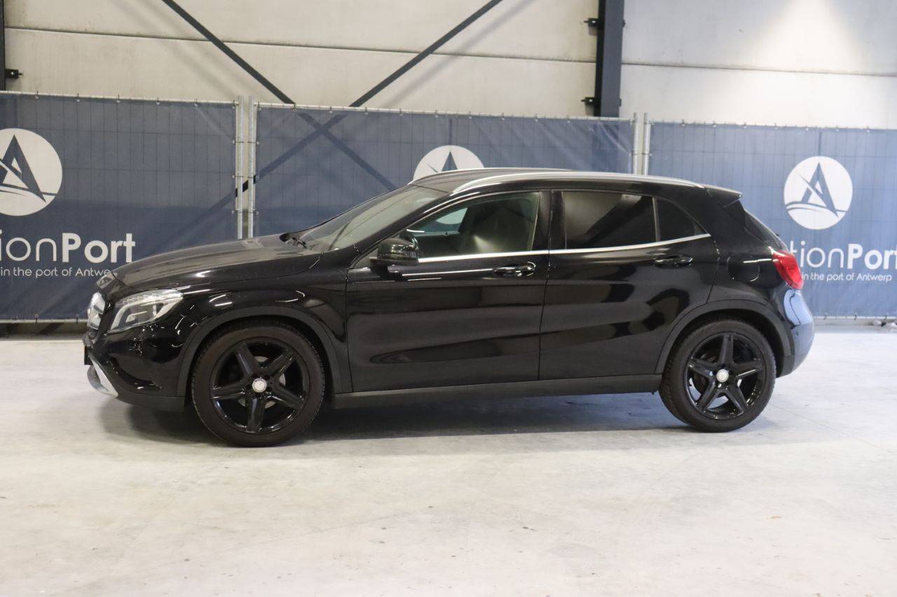 SUV Mercedes-Benz GLA 200 Edition 1 Petrol 157hp 2014 (Margin)