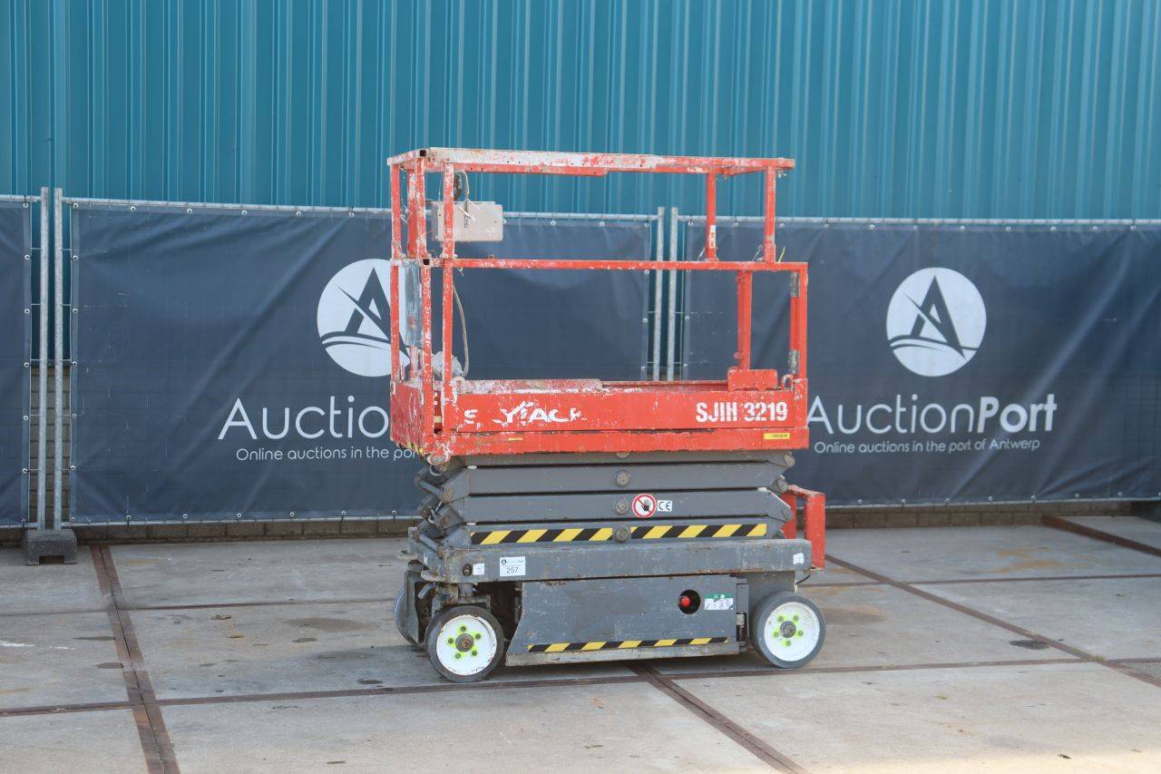 Skyjack SJIII-3219 Electric Scissor Lift 227kg 7.8m 2017
