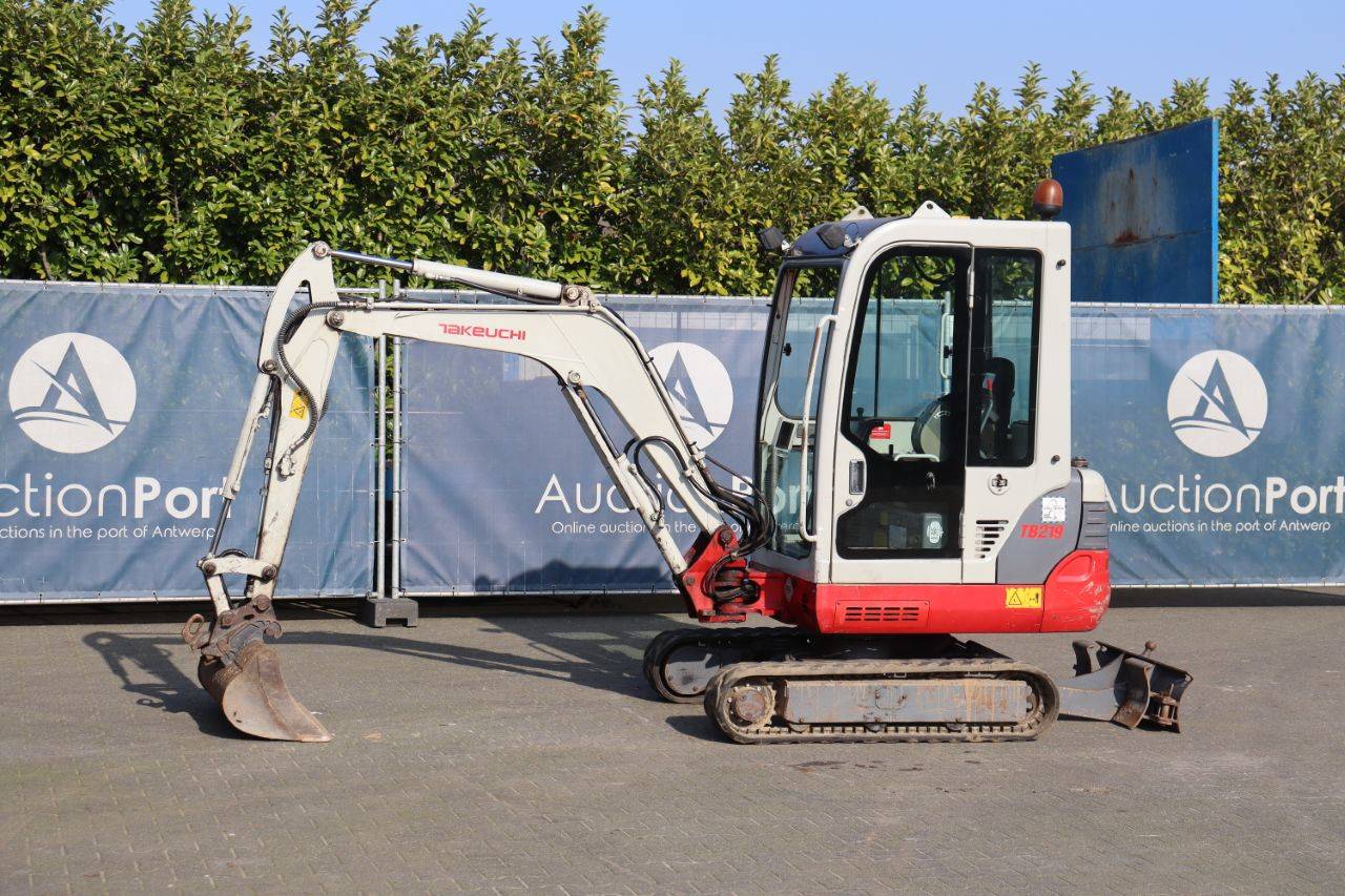 Mini excavator Takeuchi TB219 Diesel 12kW 2012