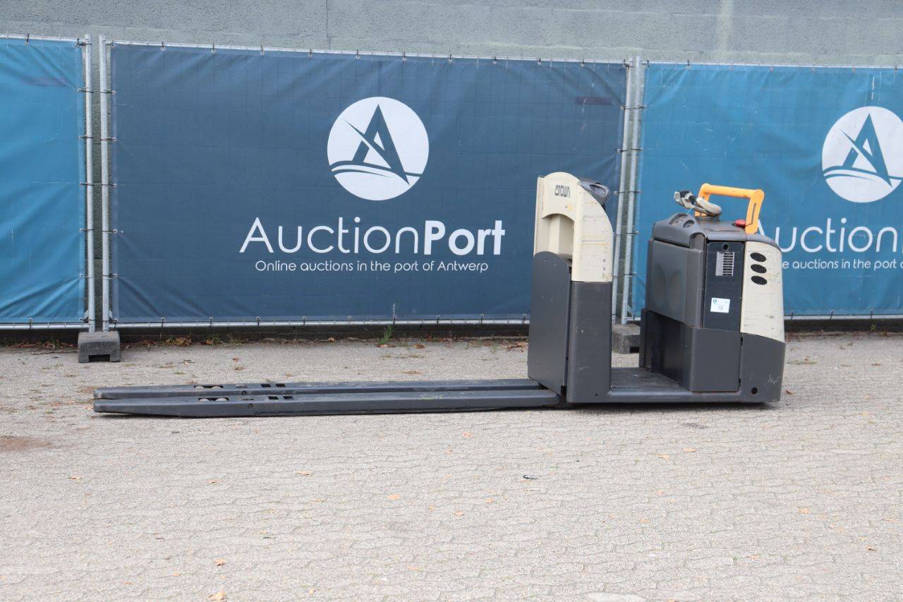 Order picker Crown ESR5000-1.4 TT7140 Electric 2000kg 2010