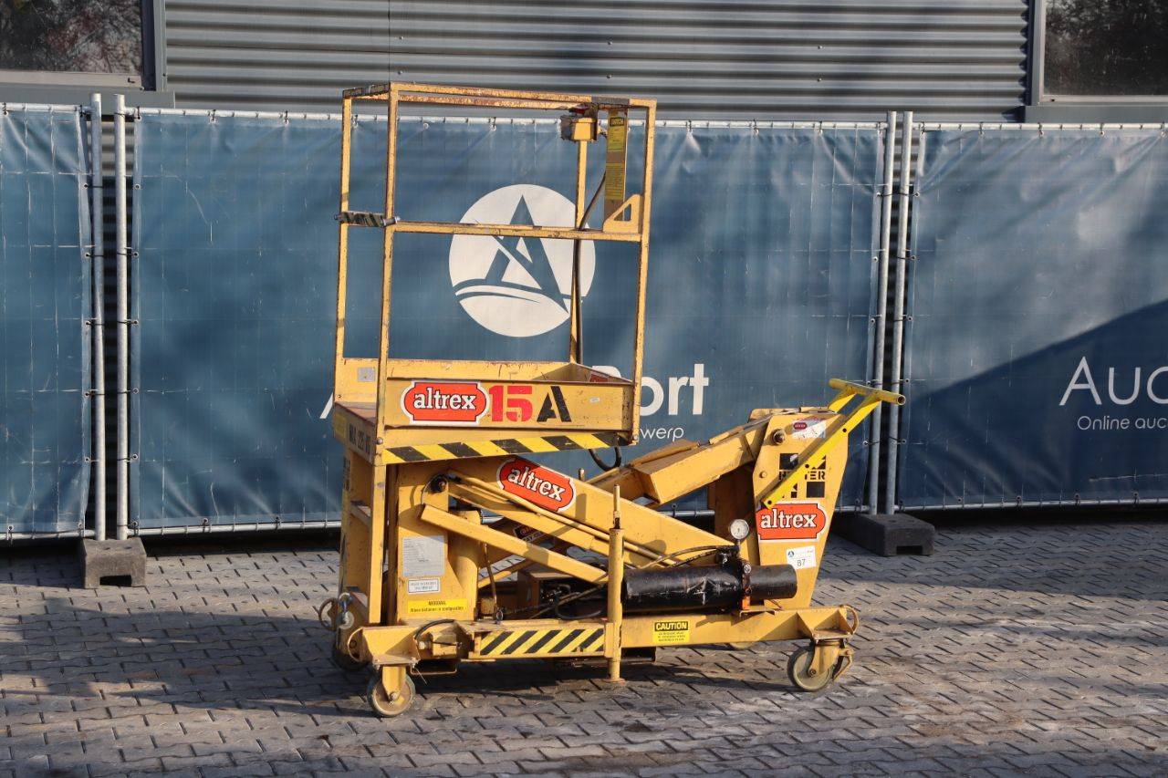 Knikarmhoogwerker Hyster M-15 Elektrisch 6.6m