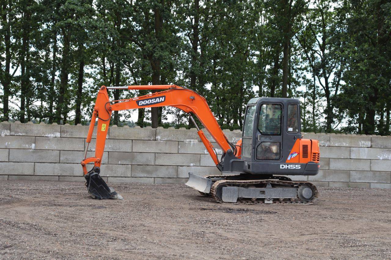 Escavatore cingolato diesel Doosan DH55-V