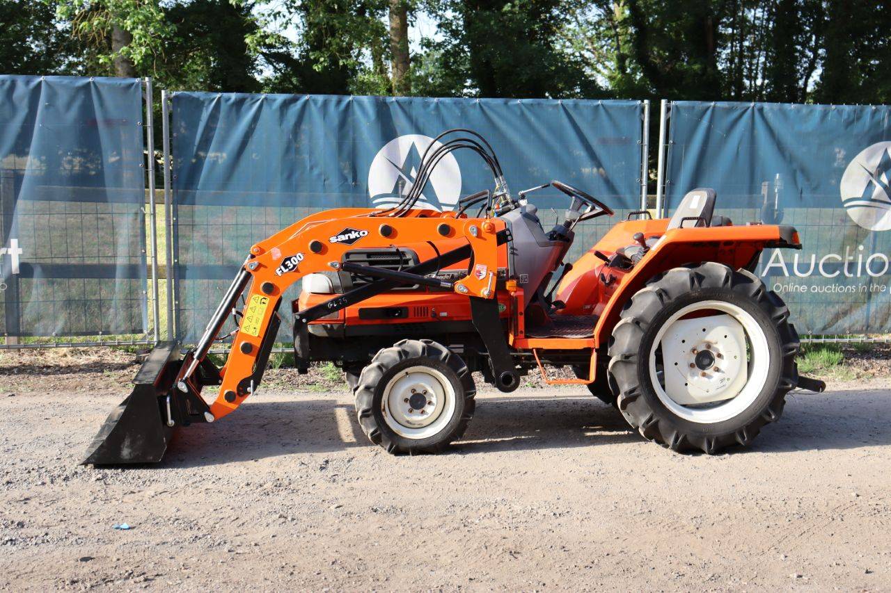 Kubota GL240 Diesel 24hp mini tractor with front loader