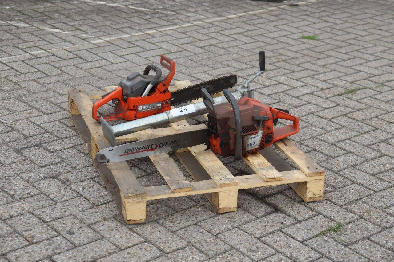 Husqvarna Chainsaws 2 Pieces With manual post puller