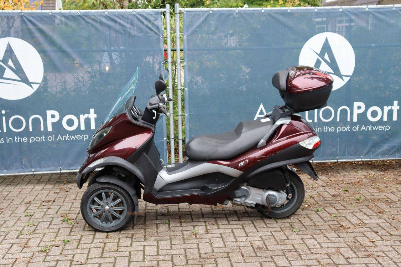 Scooter Piaggio MP3 250 Petrol 2007 (Margin)