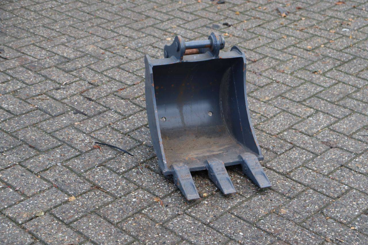 Excavator bucket