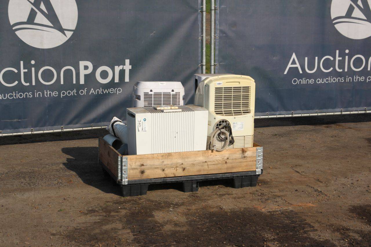 Lot of 4 air conditioners