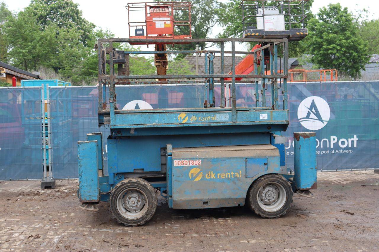 Scissor lift Genie GS-3268 Diesel 11.75m 2006