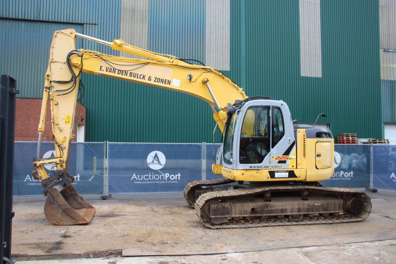 New Holland Kobelco E225BSR Diesel 114kW 2008 Crawler Excavator