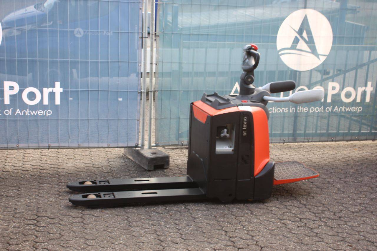 Toyota LPE200 Electric Pallet Truck 2000kg 2020