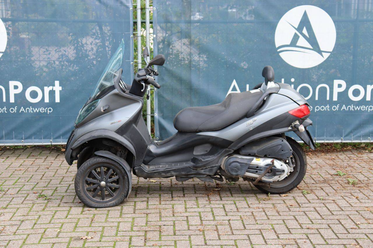Scooter Piaggio 500ie Sport a gasolina 40hp 2014