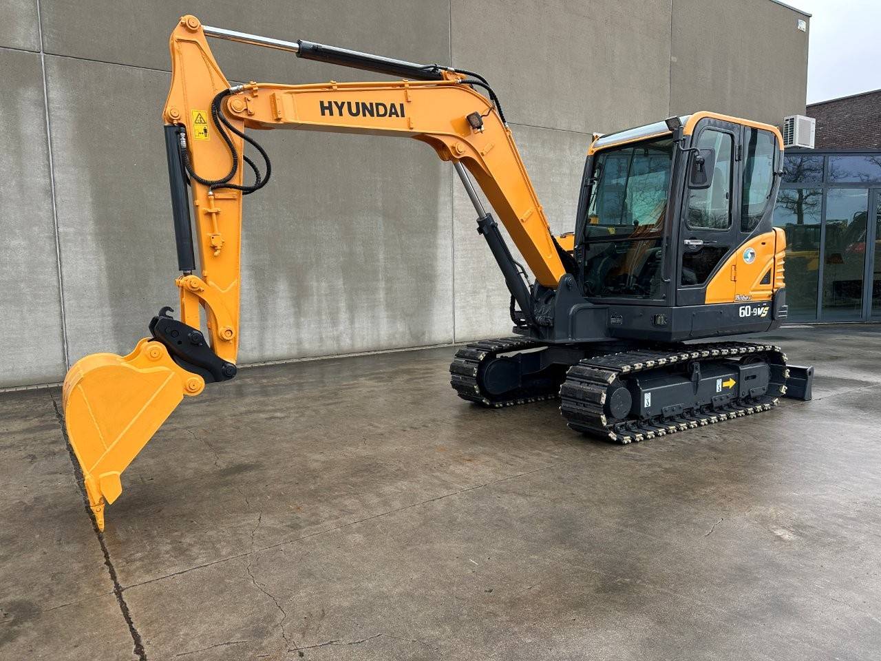 Crawler excavator Hyundai R60VS Diesel 40.5kW 2016