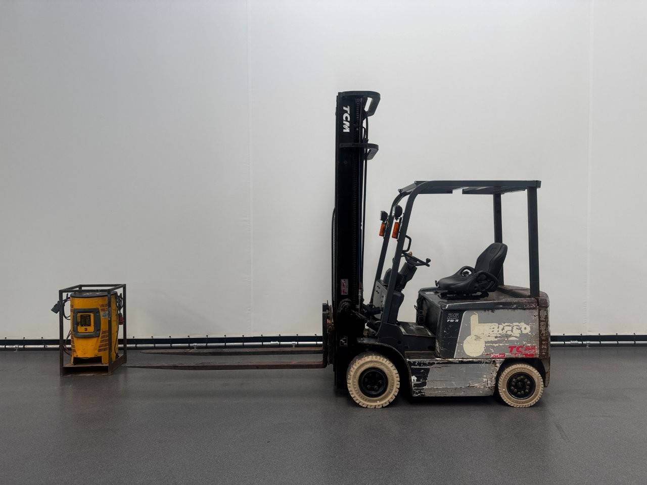 Electric forklift TCM FB25-7 Electric 2500kg 7.0m 2011