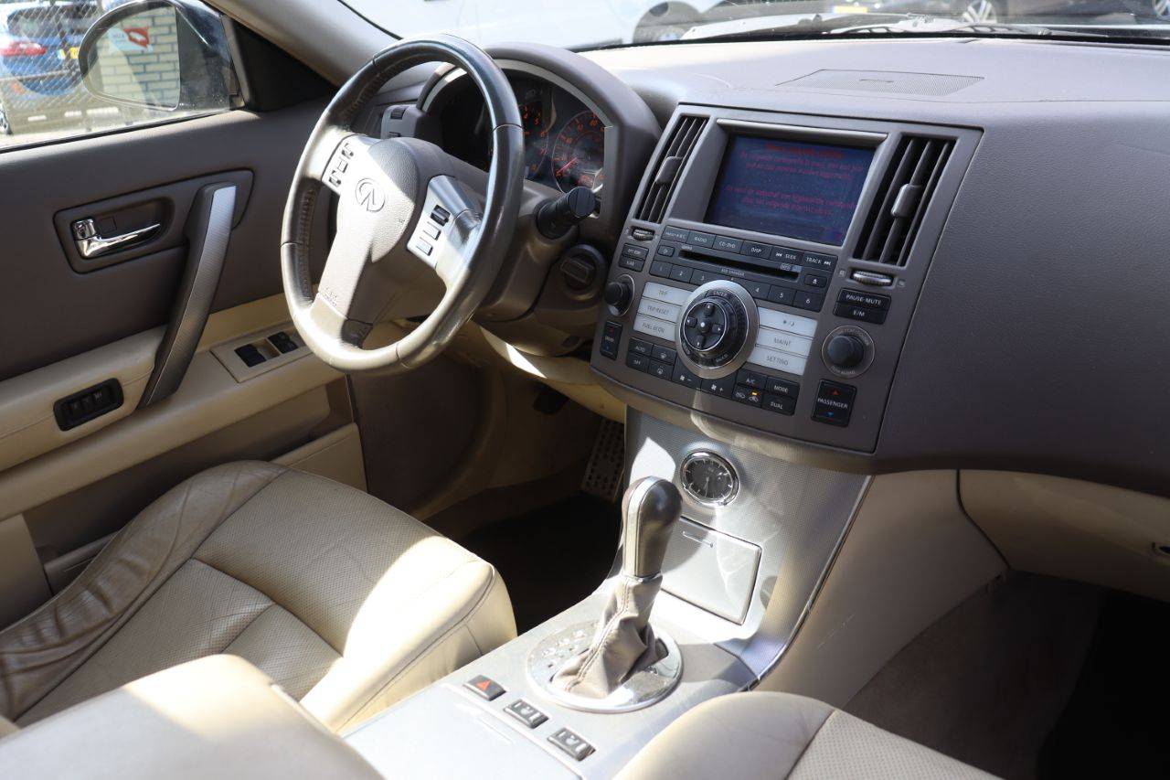 SUV Nissan INFINITY FX35 Benzine 285pk 2006 (Marge) veiling