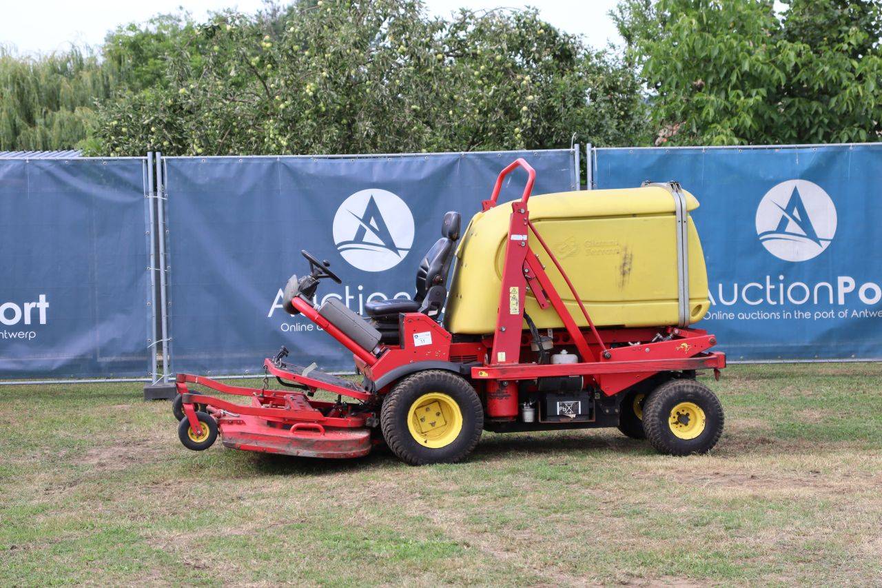 Ride-on mower Gianni Ferrari T2 K-EL Diesel 25kW 2006