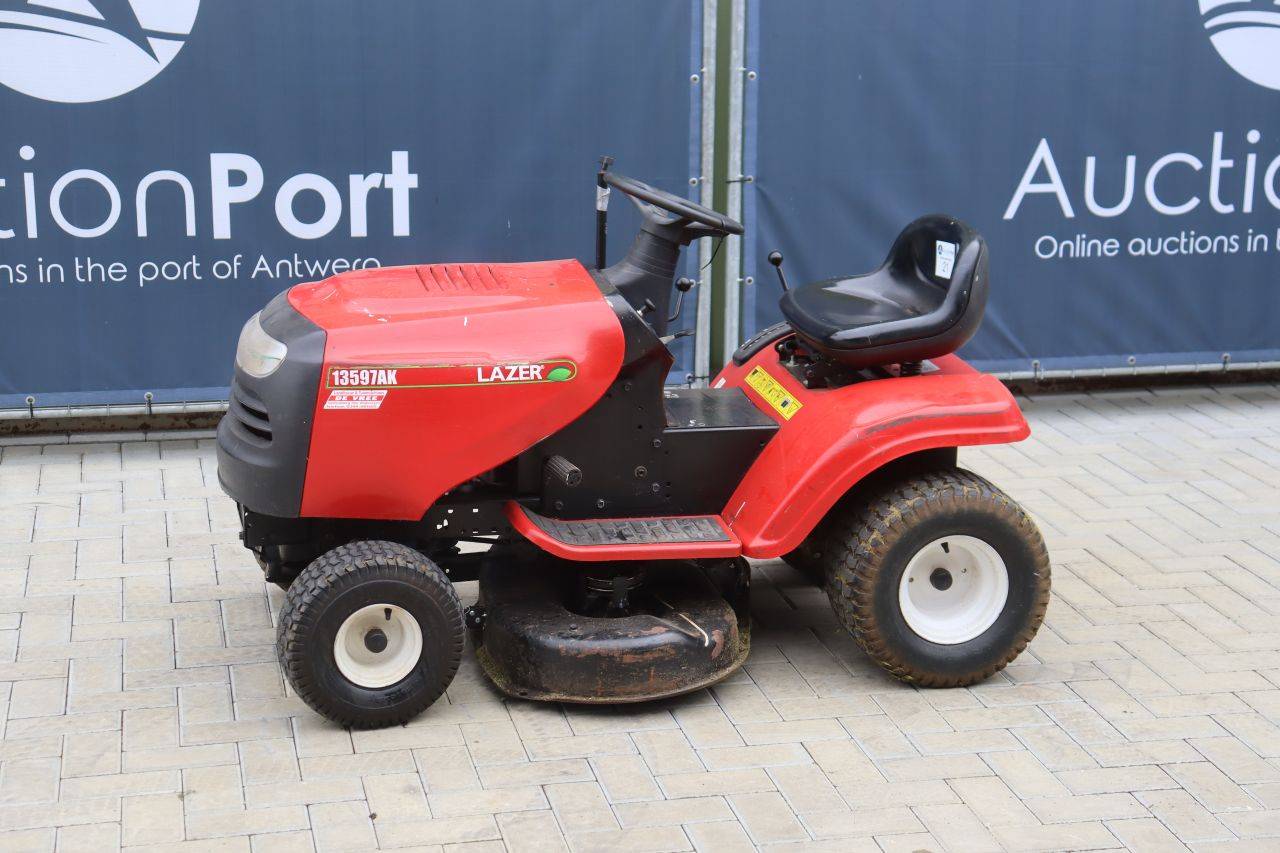 Tondeuse autoportée Lazer LZ13597AK Essence 10 kW 2010