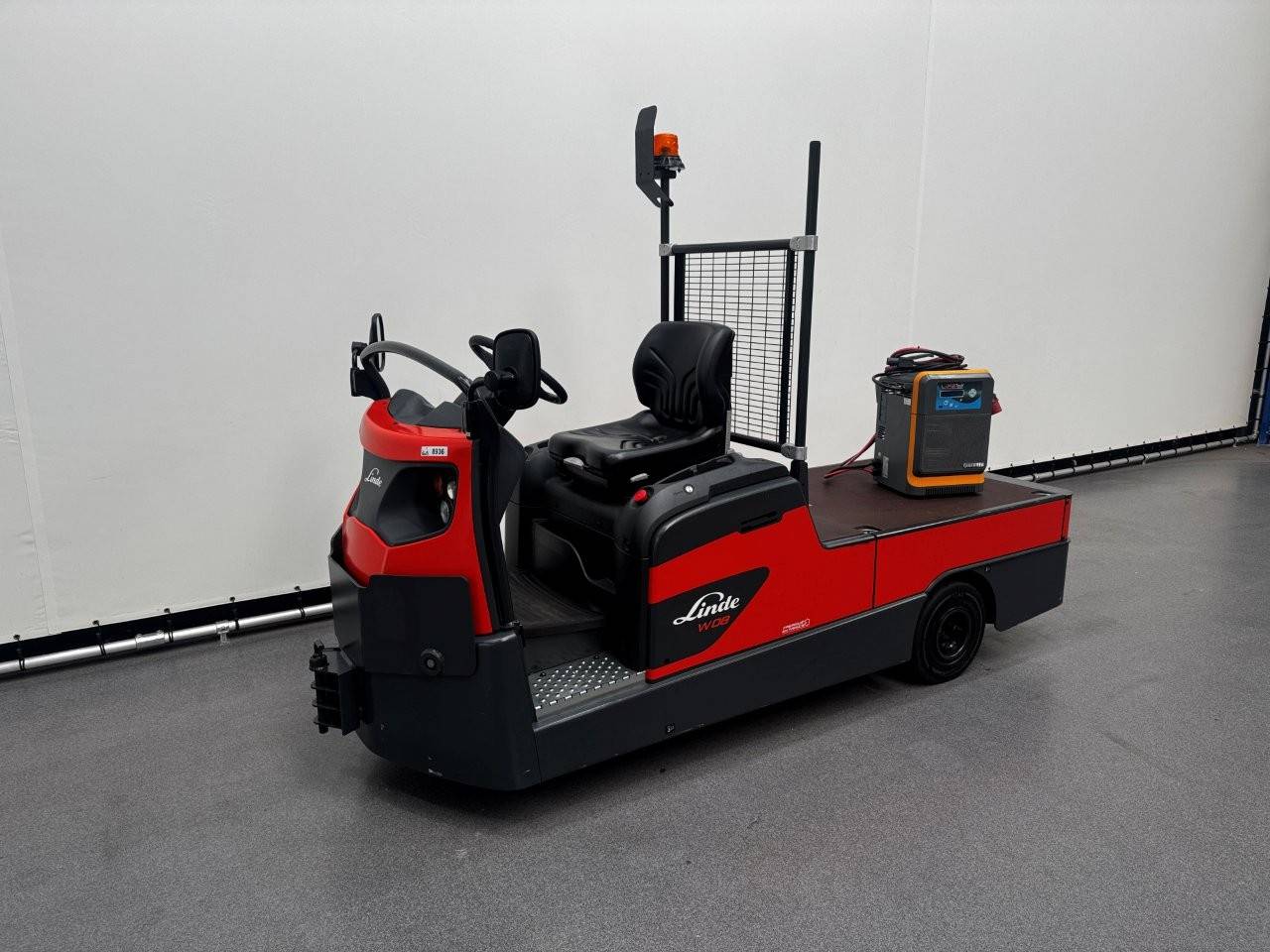 Electric platform tractor Linde W08 Electric 7000kg 2022 Demo