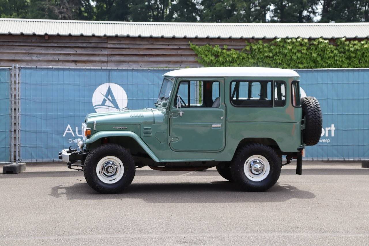 Toyota Land Cruiser FJ40 - fully restored - 1973 (Margin)