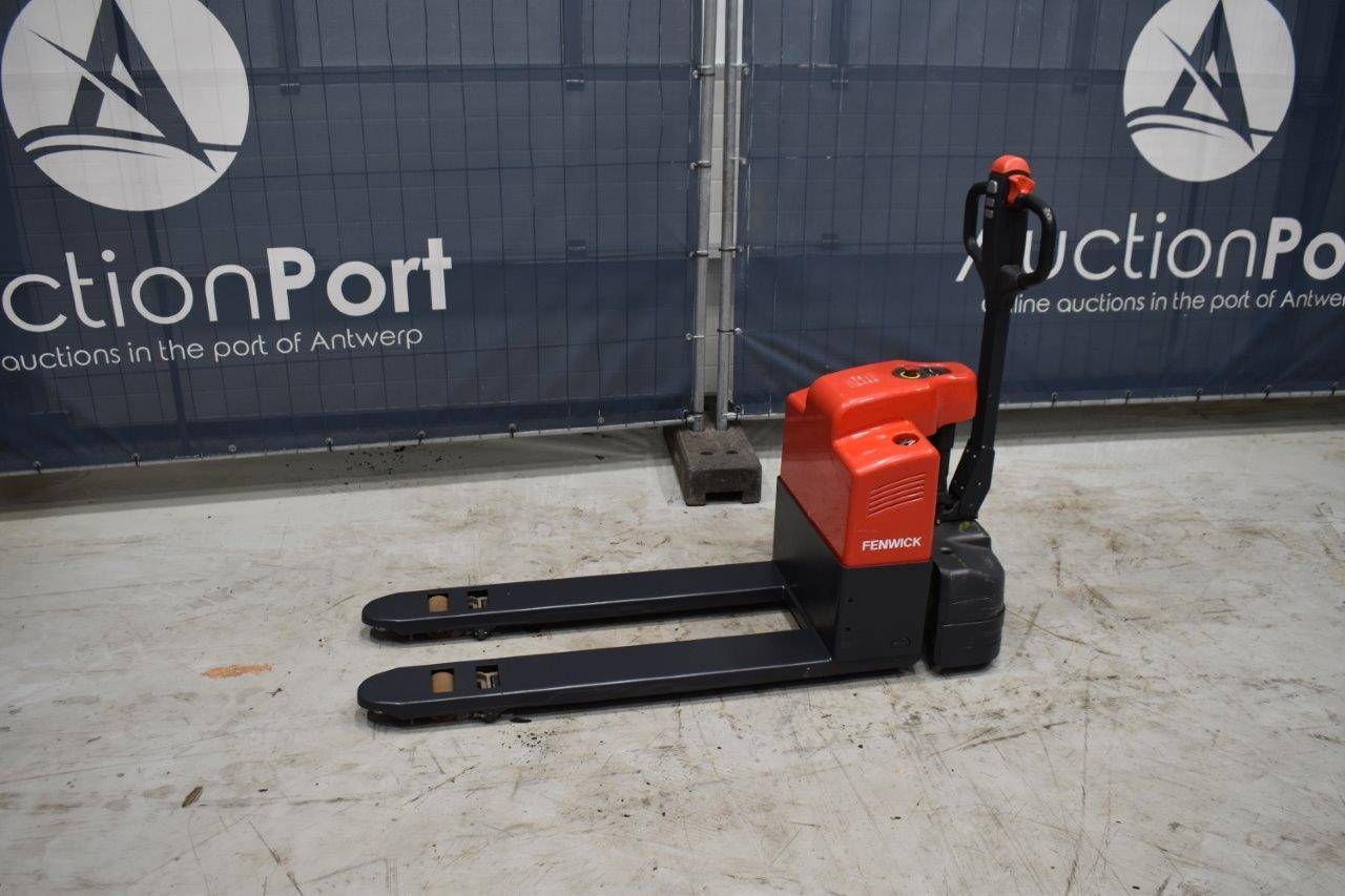 Pallet truck Fenwick Linde MT15 Electric 1500kg