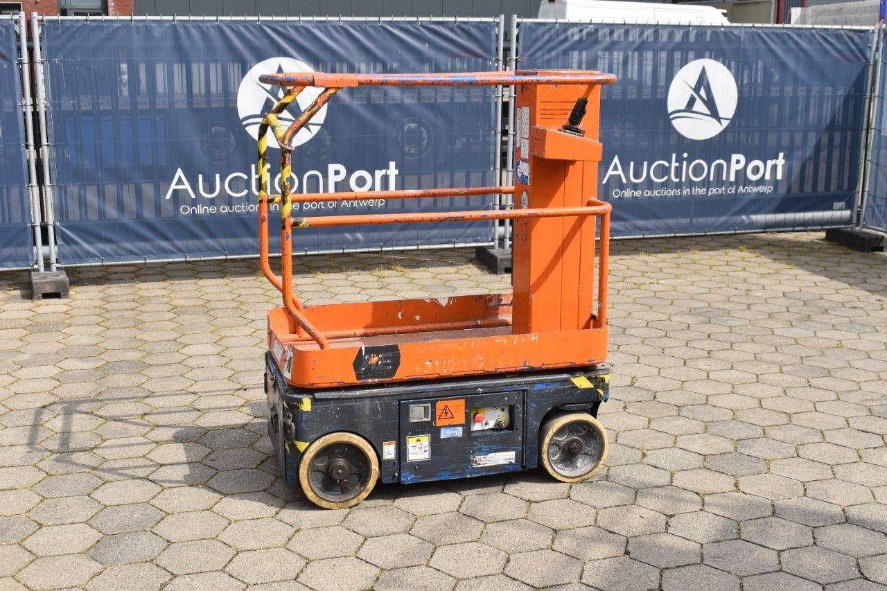 Mast lift UpRight TM12 Electric 5.7m