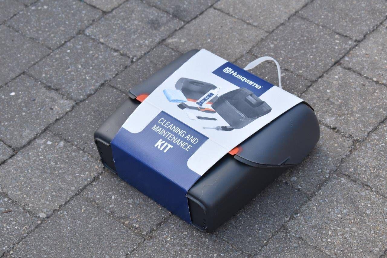 Cleaning and maintenance kit for Husqvarna tools (margin)