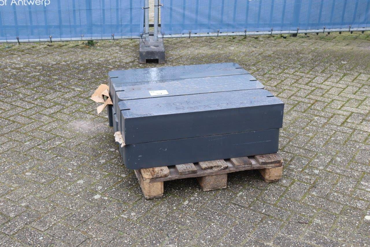 Batch of Steel Counterweights 5x330kg