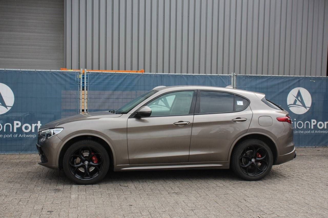 SUV Alfa Romeo Stelvio Diesel 210hp 2021