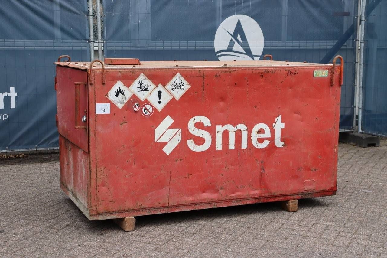 Diesel tank with pump