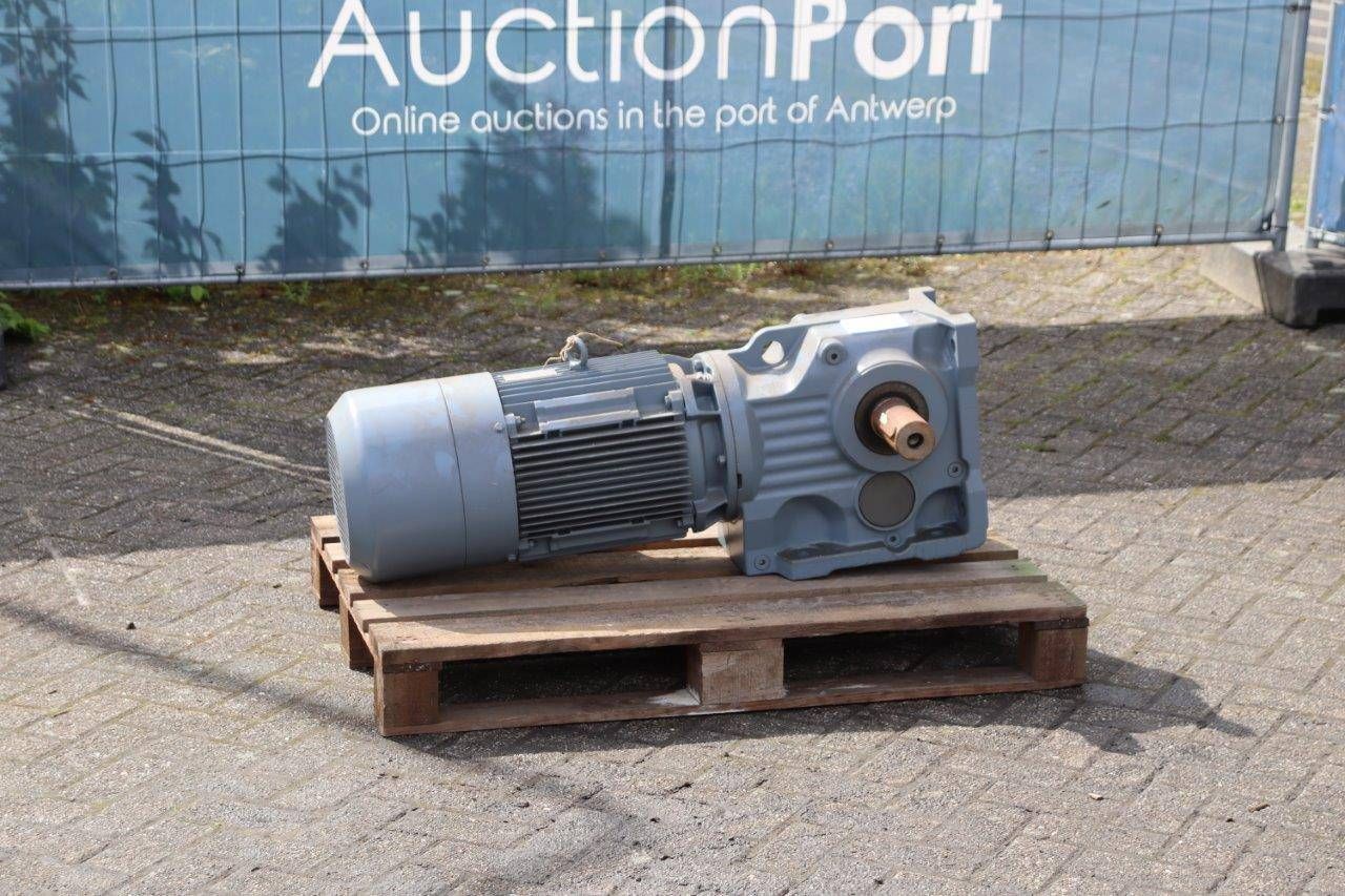 Motor gearbox Vector K97DV160L4/BM/HR/TF 15kW 35rpm