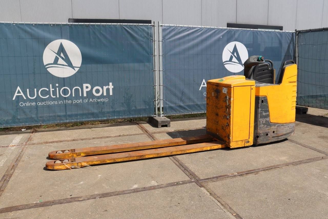 Pallet truck Jungheinrich ERE 225 fP Electric 2500kg 2016