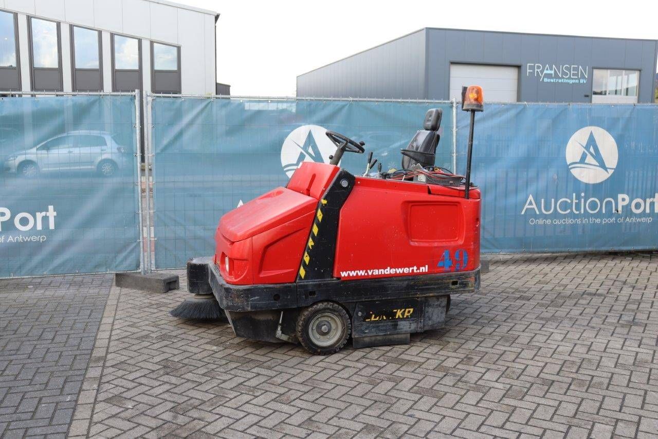 Sitting Sweeper Eureka Magnum High Tipping Electric