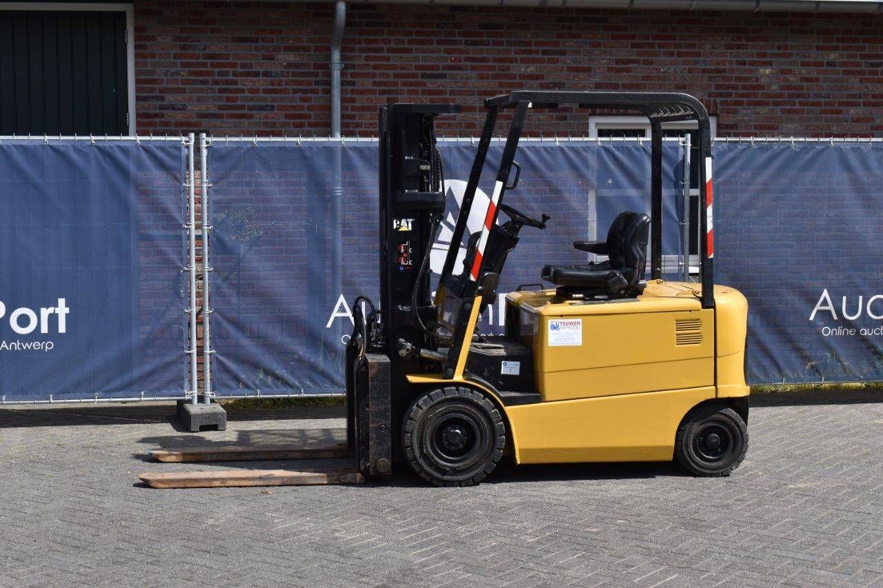 Gabelstapler Caterpillar EP25K-PAC Elektro 2500kg