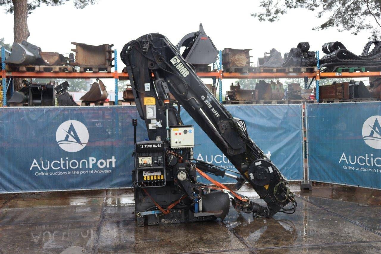 Truck mounted crane Hiab 211W-3 2014
