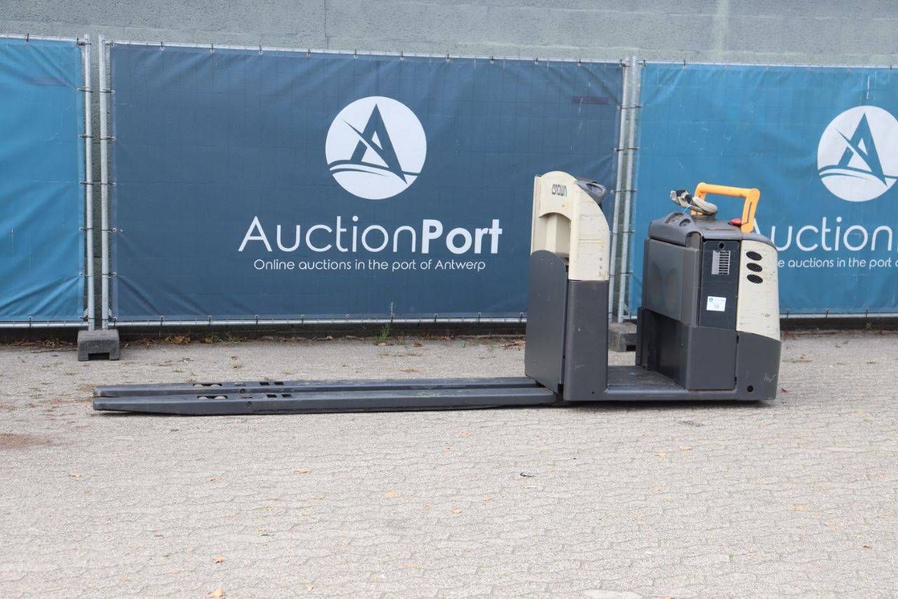 Order picker Crown ESR5000-1.4 TT7140 Electric 2000kg 2010