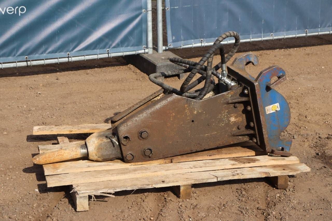 Demolition hammer