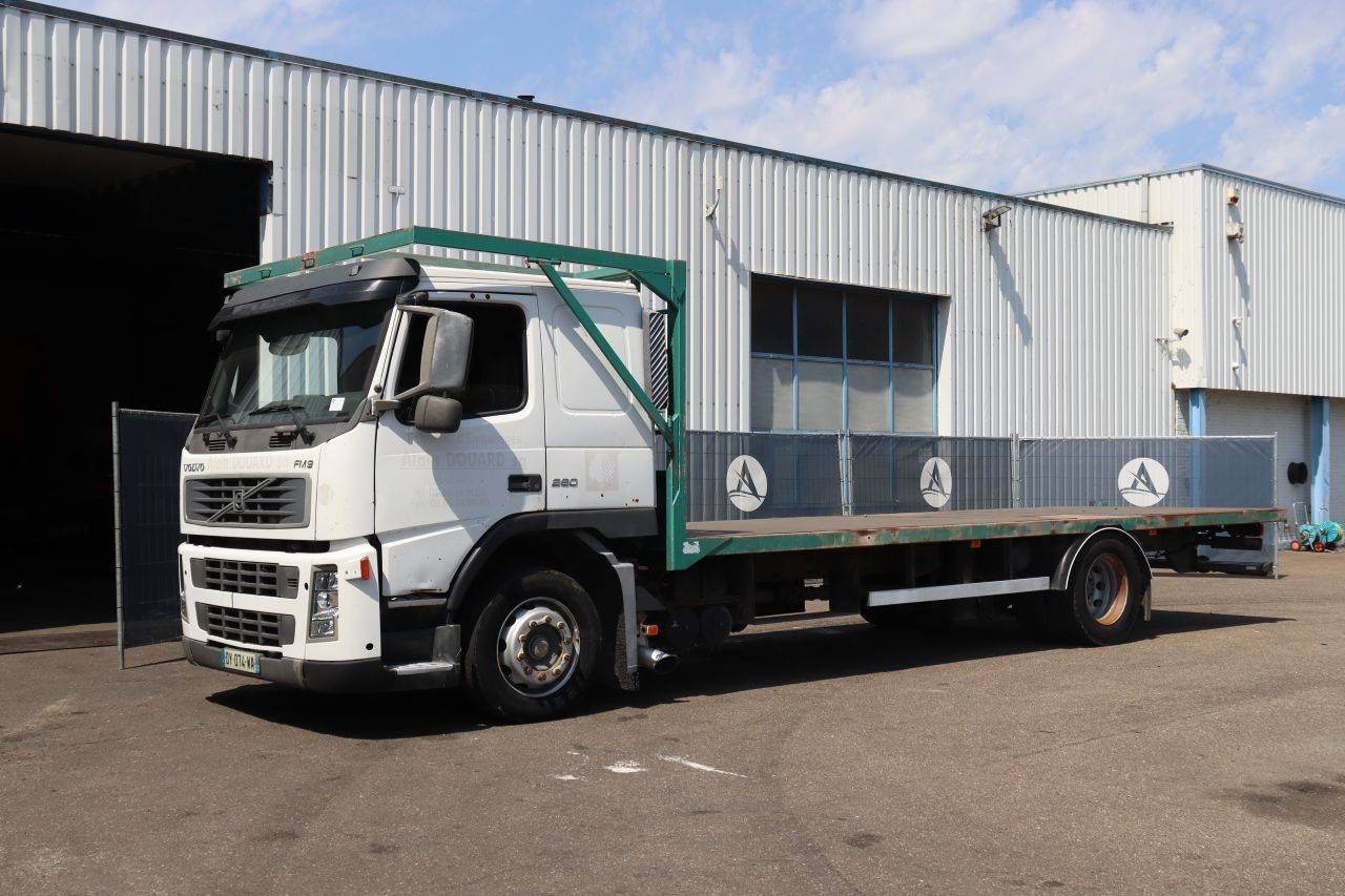 Flatbed (truck) Volvo FM9 Diesel 2002
