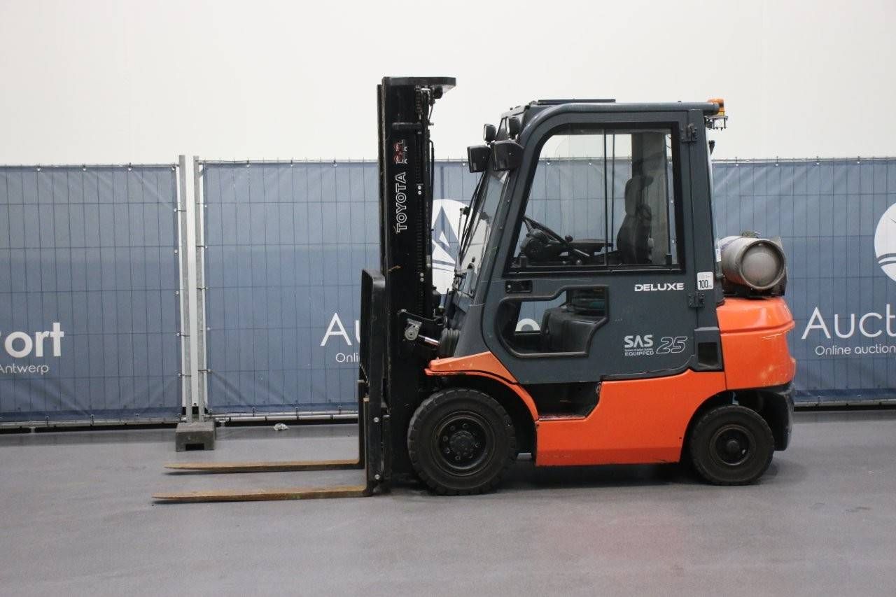 Forklift Toyota 42-7FGF25 LPG 2500kg 4.5m 2006