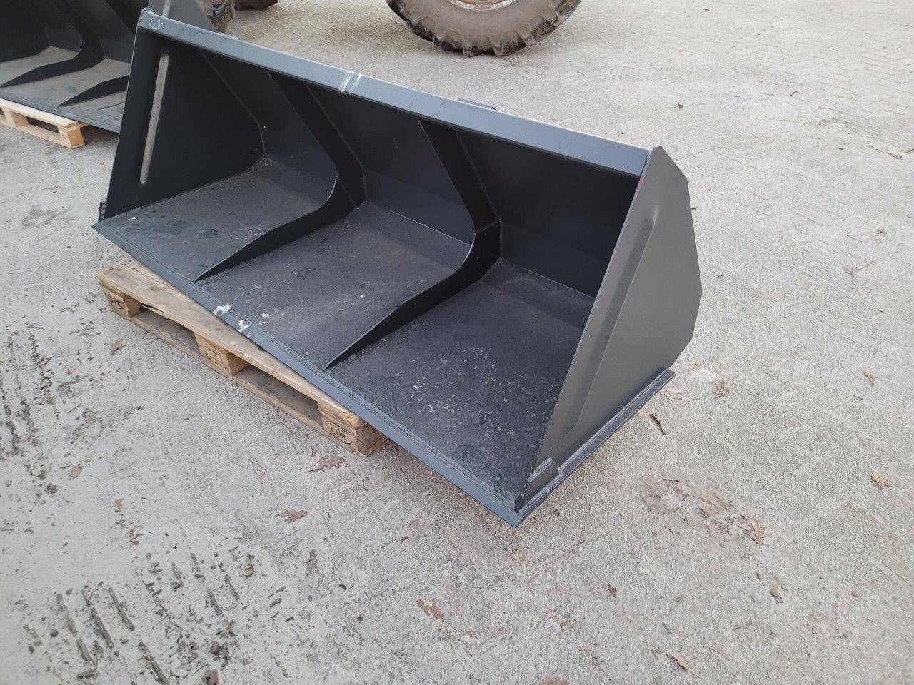 Front loader bucket 2m with Euro connection