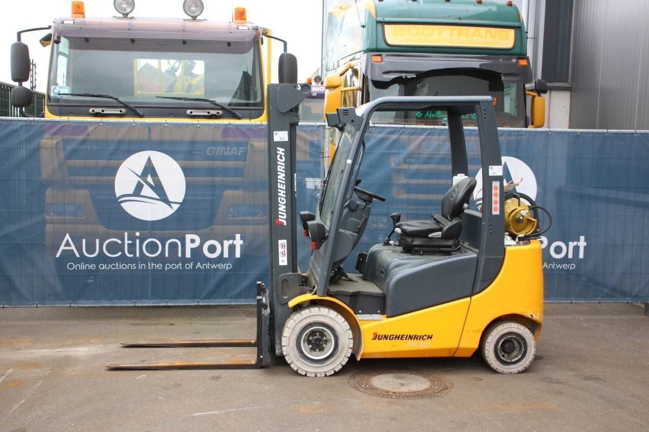 Forklift Jungheinrich TFG 320 LPG 2000kg 5.0m 2006
