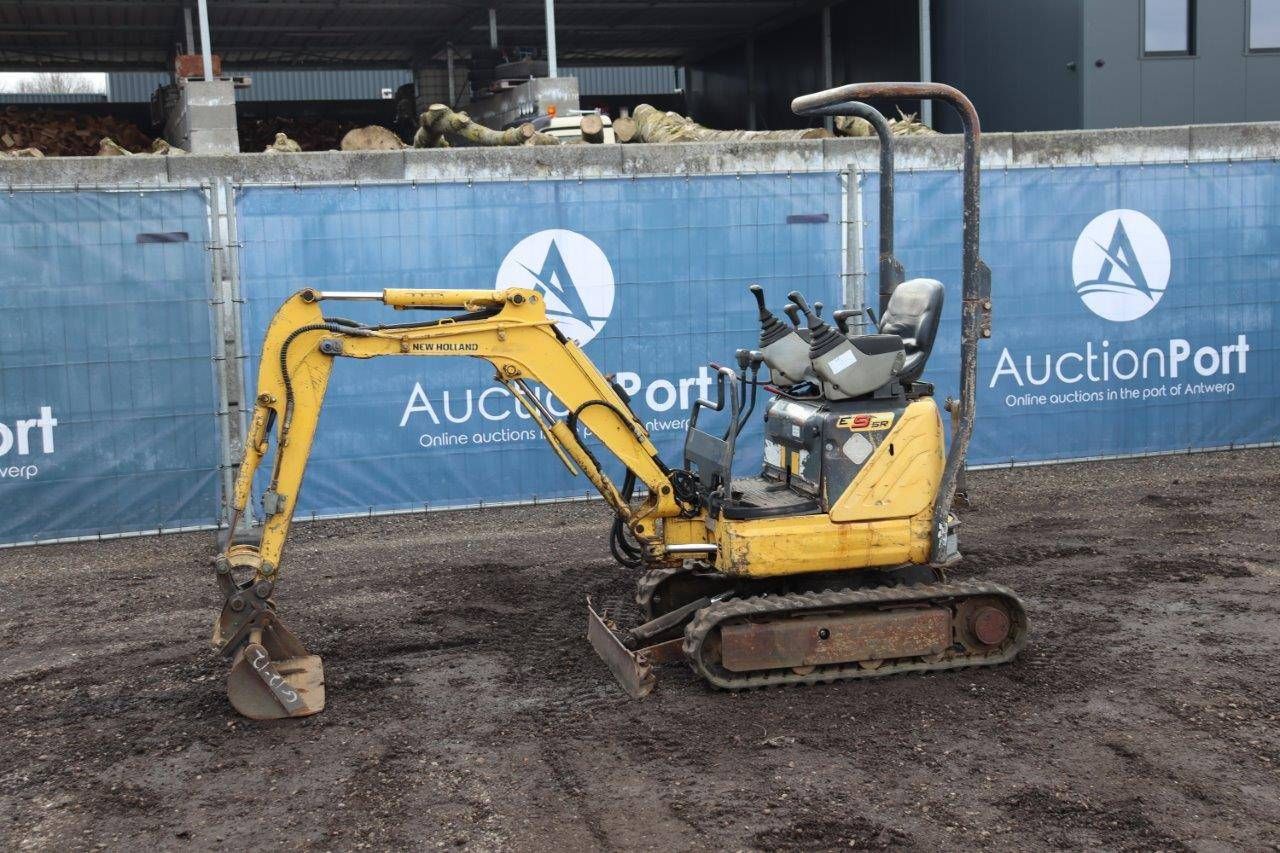 Mini excavator New Holland E09SR Diesel