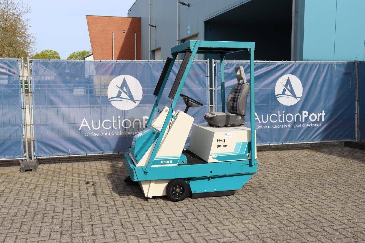 Sweeper Tennant 215E Electric 