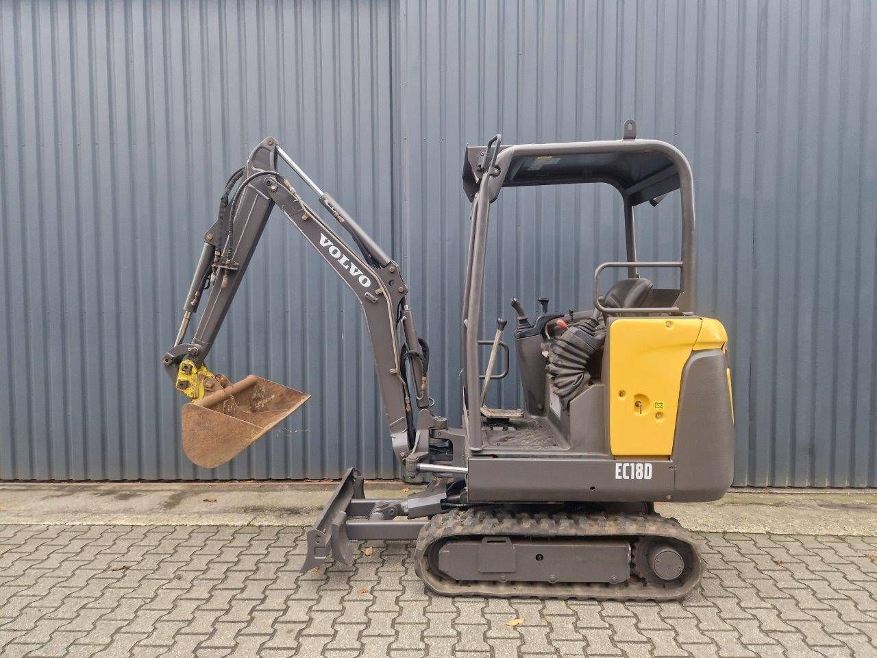 Mini digger Volvo EC18D Diesel