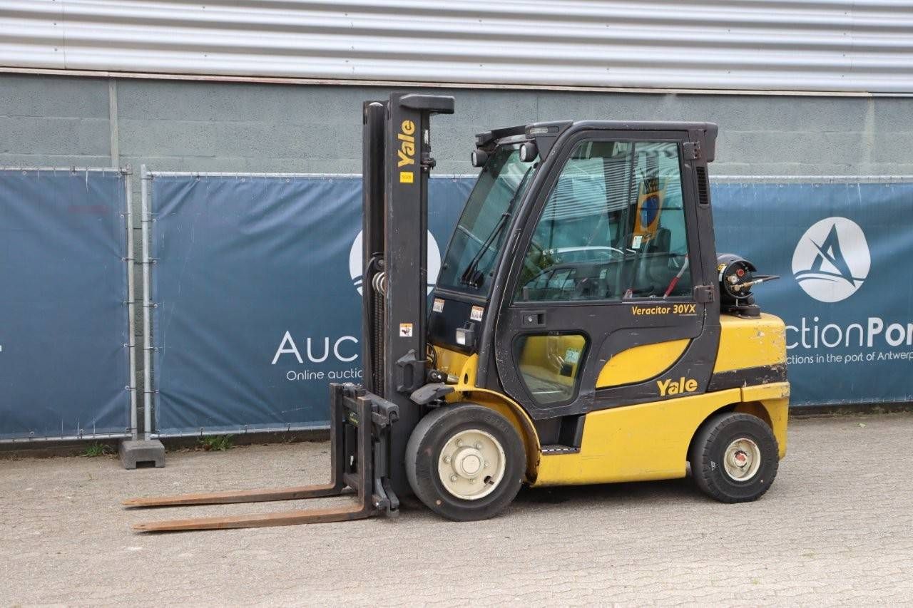 Forklift Yale GLP30 LPG 2400kg 4.91m