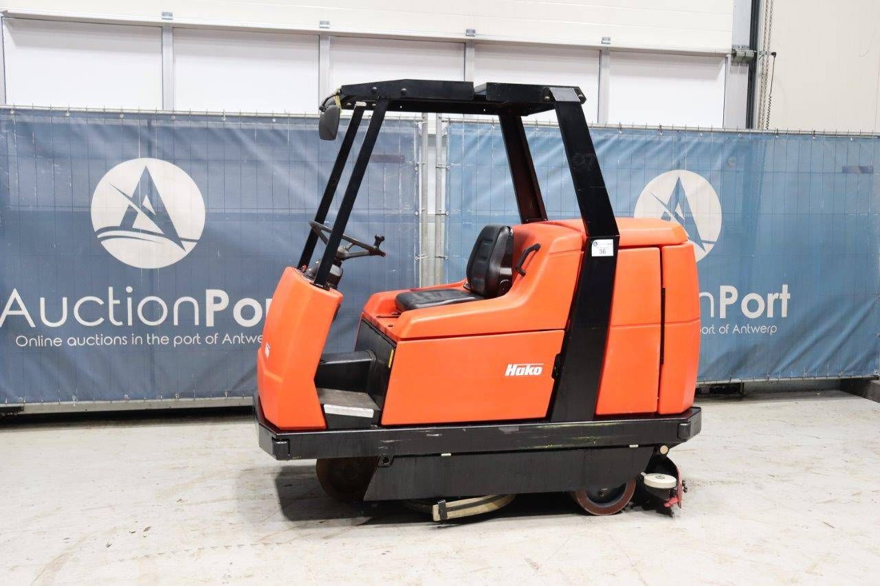 Sweeper/Scrubbing Machine Hako Hakomatic B1100 Electric