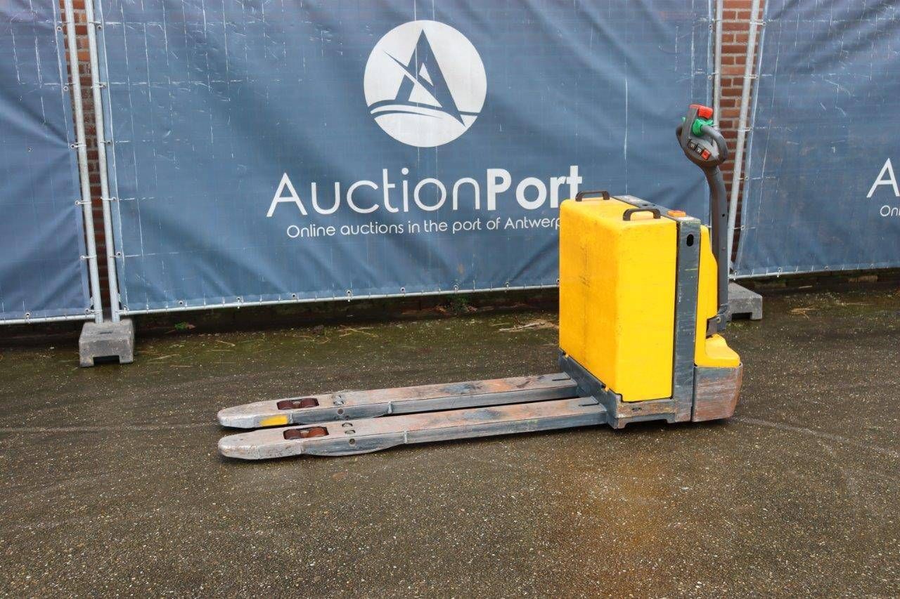 Pallet truck Jungheinrich EJE220 Electric 2000kg