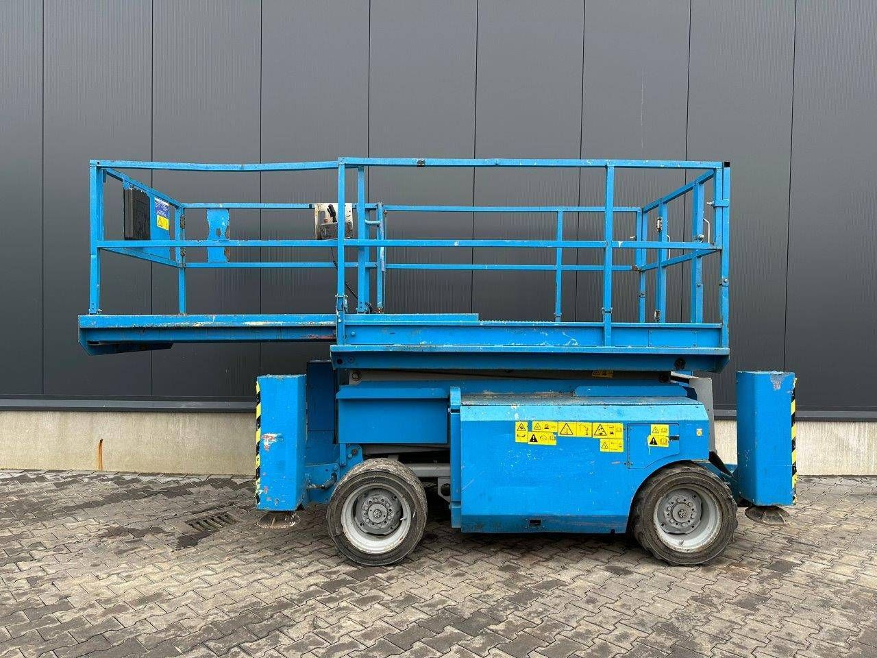 Scissor lift Genie GS-3268 Diesel 11.75m