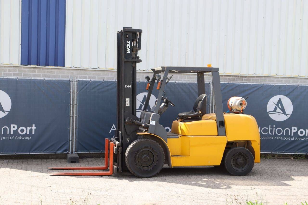 Forklift TCM 244 LPG 5000kg 4.2m 2004