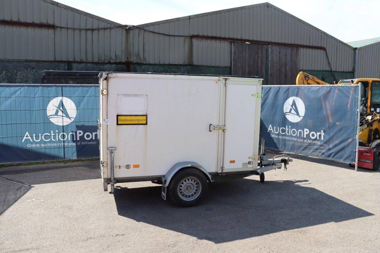 Closed Trailer Hapert R with Window Cleaning Equipment