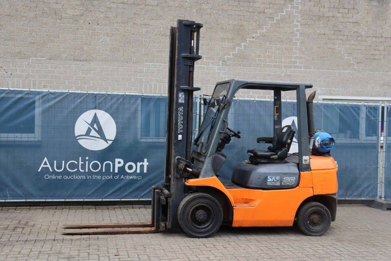 Heftruck Toyota 42-7FGF25 LPG 2500kg 4.7m 2004