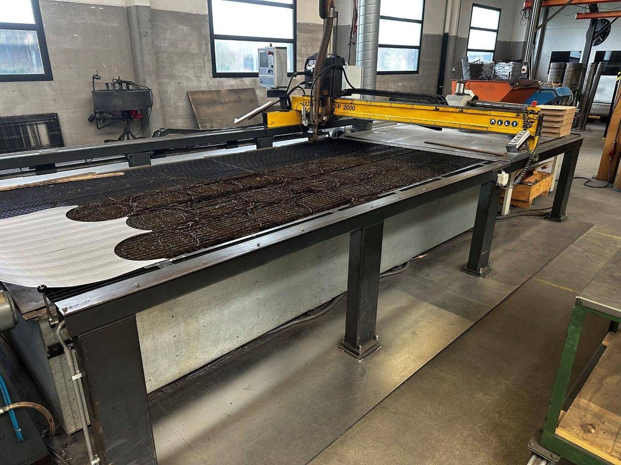 Palmsma cutting machine Esab UXD P2000